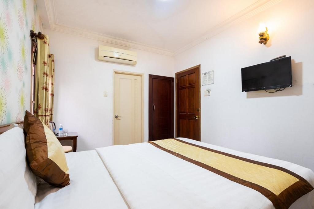 Cosmo Central Hotel Ho Chi Minh Exterior photo