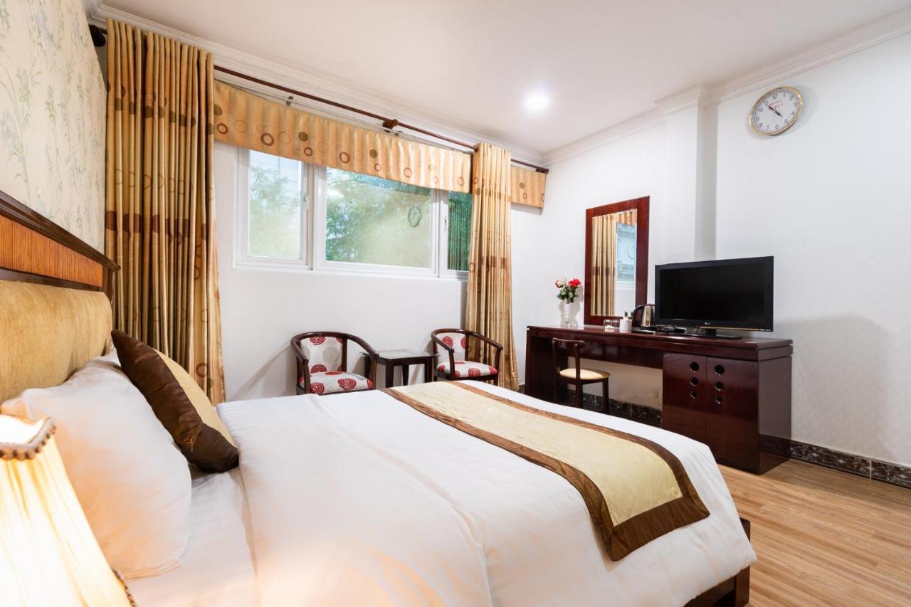 Cosmo Central Hotel Ho Chi Minh Exterior photo
