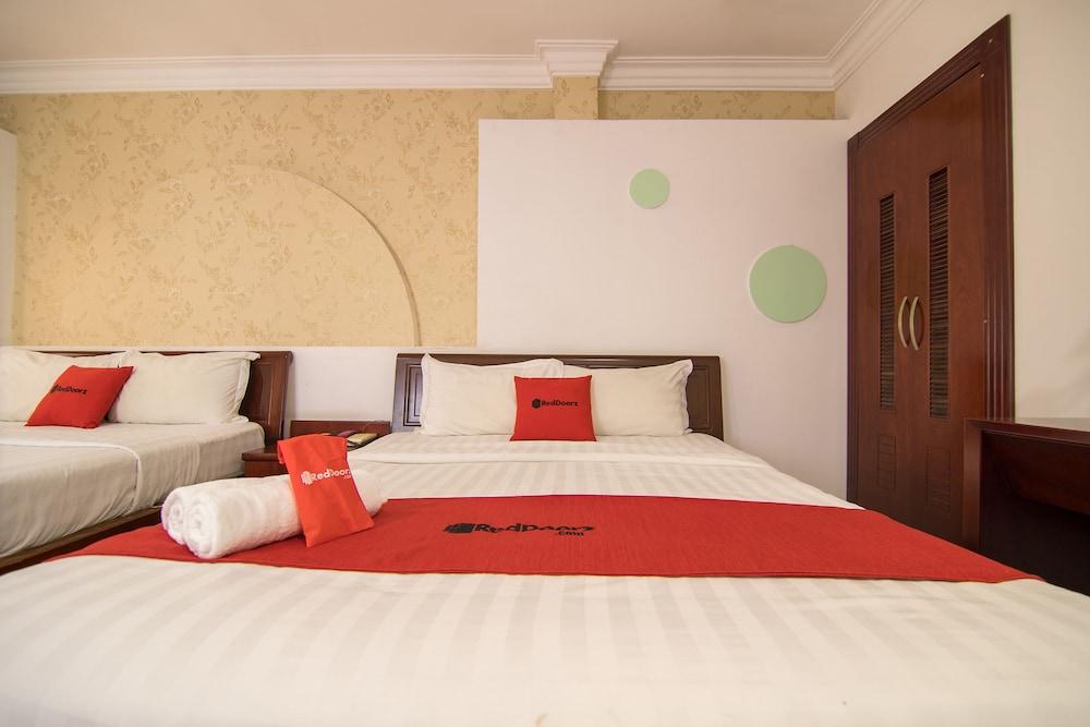 Cosmo Central Hotel Ho Chi Minh Exterior photo